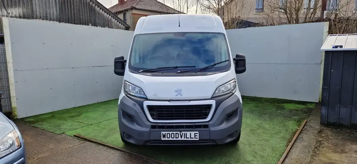 Second-hand Peugeot Boxer 130 CP (95 kW) 2015 Alb Van