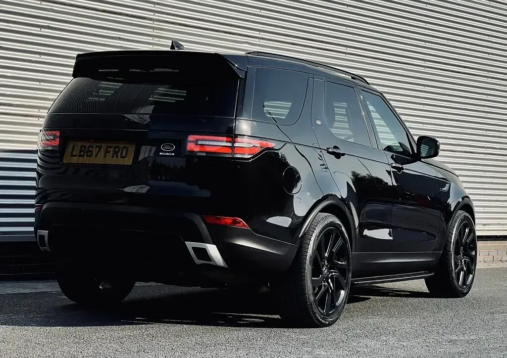 Used Land Rover Discovery 5 HSE 2017 Black SUV