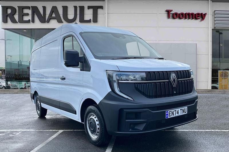 White New 2025 Renault Master Van | £29,995 (Expensive) - Image 1/1
