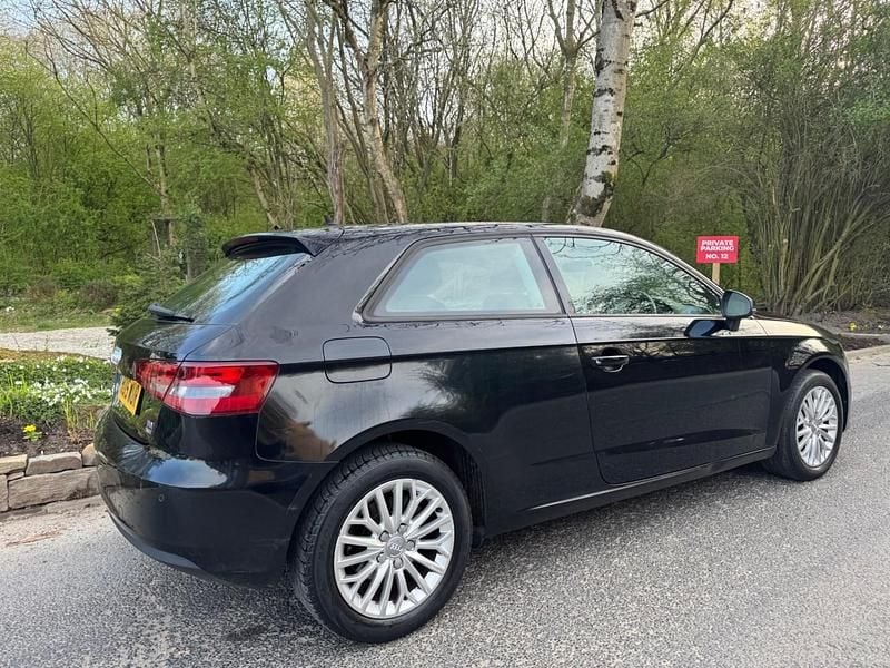 Używany Audi A3 Design 110 KM (80 kW) 2015 Czarny Hatchback