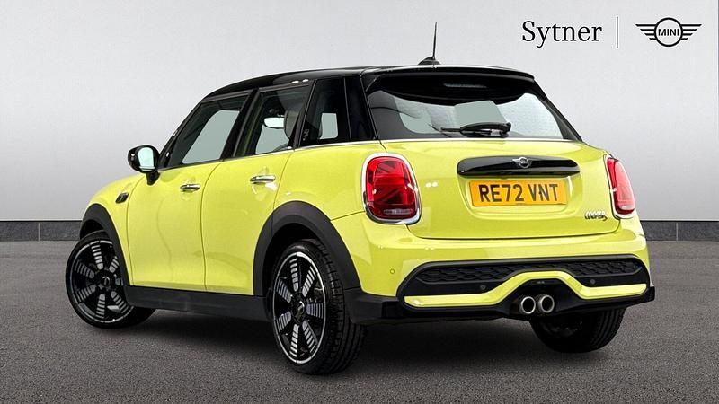 Used Mini Cooper S Exclusive 176 HP (129 kW) 2022 Yellow Hatchback