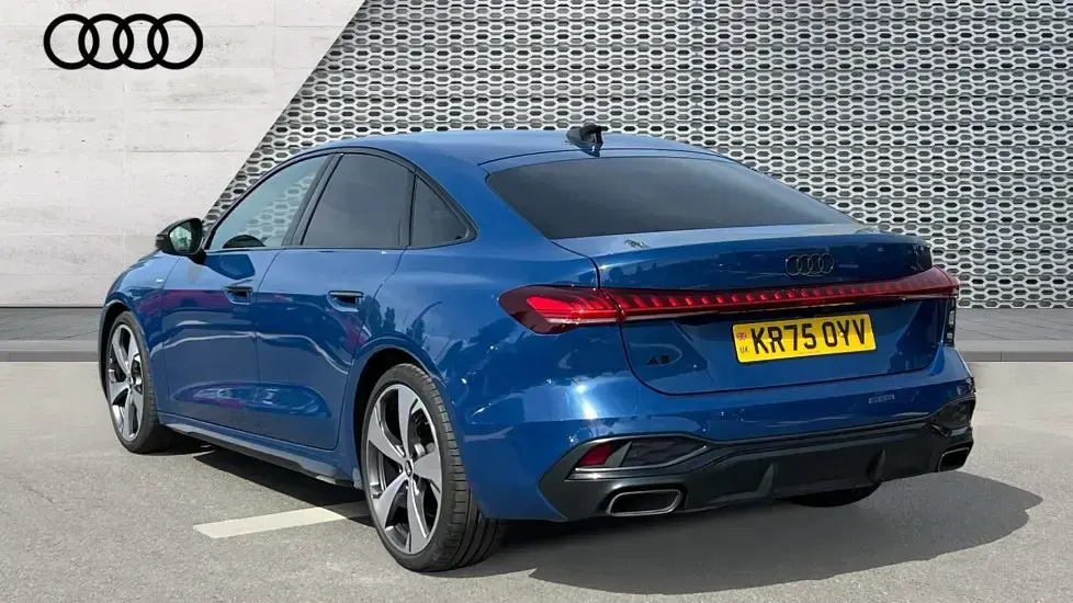 Used Audi A5 Sportback Advanced 204 HP (150 kW) 2025 Blue Hatchback
