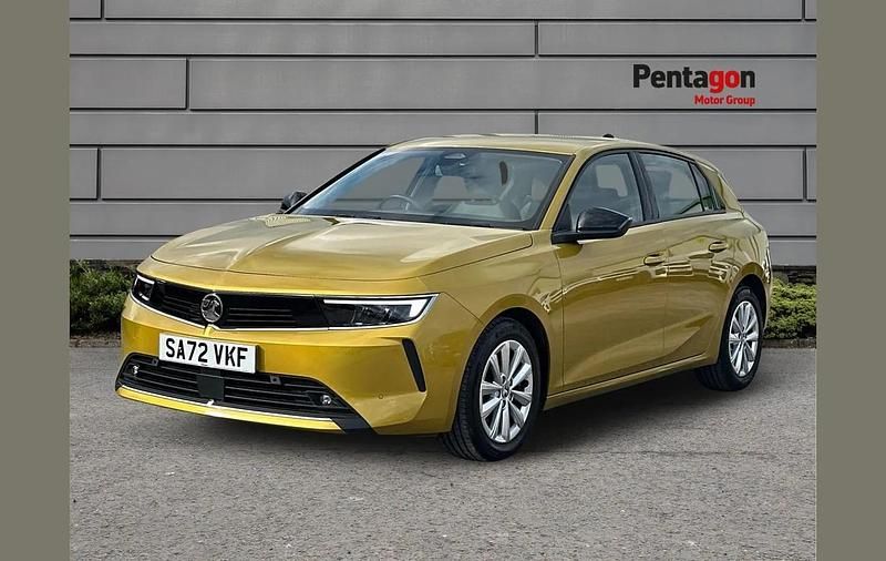 Used Vauxhall Astra Design Edition 128 HP (94 kW) 2023 Other Hatchback