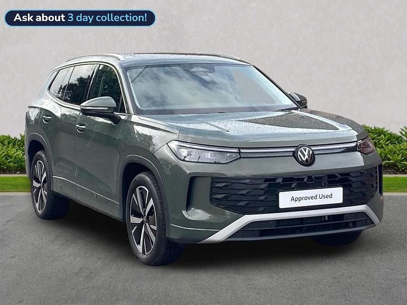 Green New 2025 VW Touran Match MPV | £39,218 (Fair price) - Image 1/4