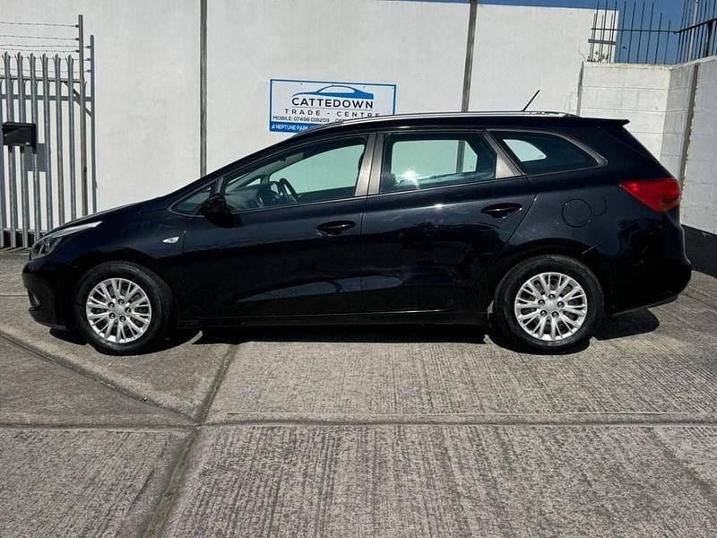 Używany Kia Ceed 2014 Czarny Hatchback