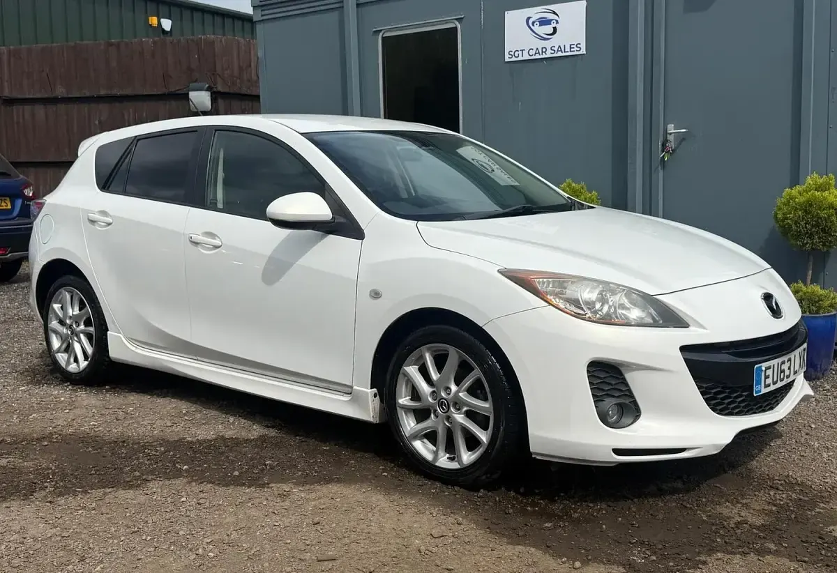 Used Mazda 3 2013 White Hatchback