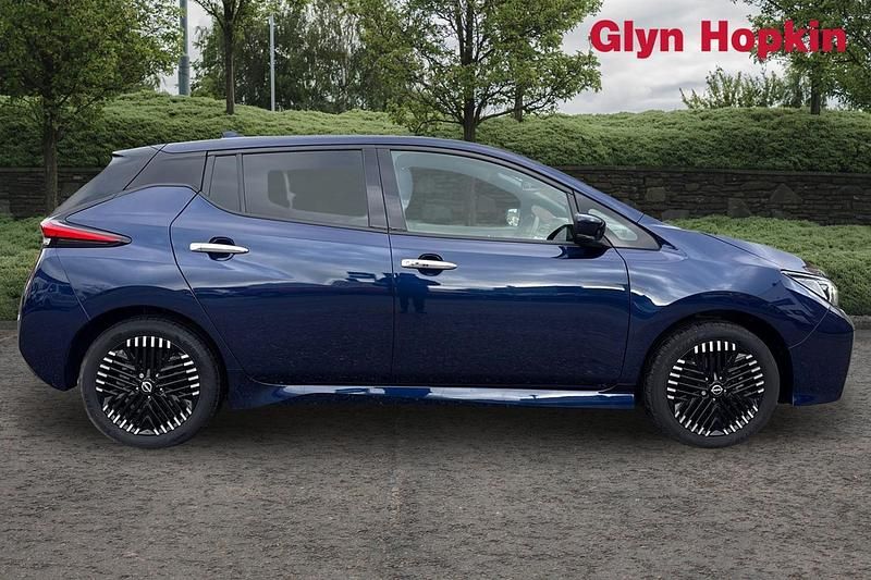 Used Nissan Leaf N-Connecta 110 kW (150 HP) 2023 Blue Hatchback