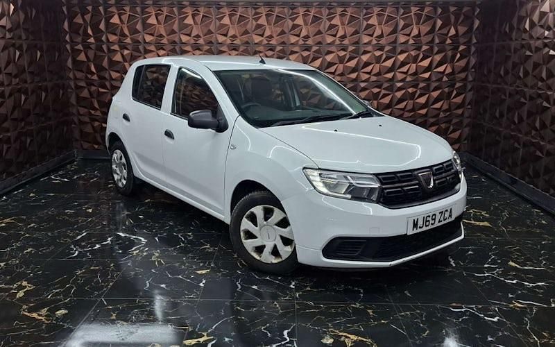 Used Dacia Sandero Essentiel 73 HP (53 kW) 2019 White Hatchback