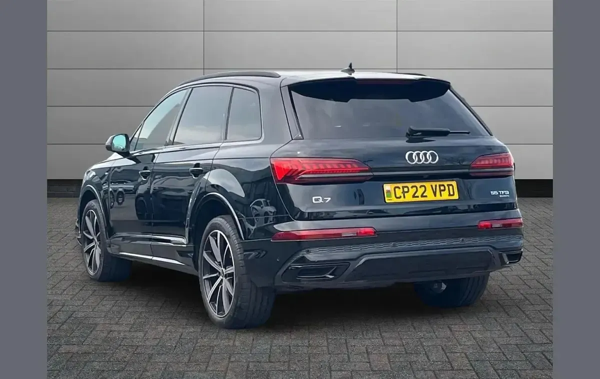 Usado Audi Q7 Comfort 334 HP (245 kW) 2022 Preto SUV