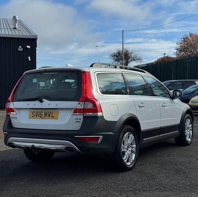 Usado Volvo XC70 SE 181 HP (133 kW) 2016 Branco SUV