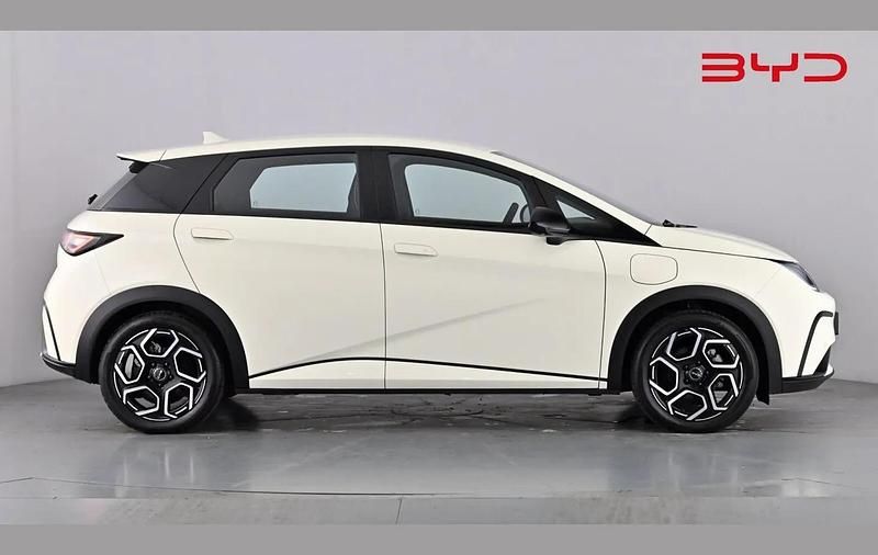 Used BYD Dolphin Comfort 147 kW (200 HP) 2025 White Hatchback