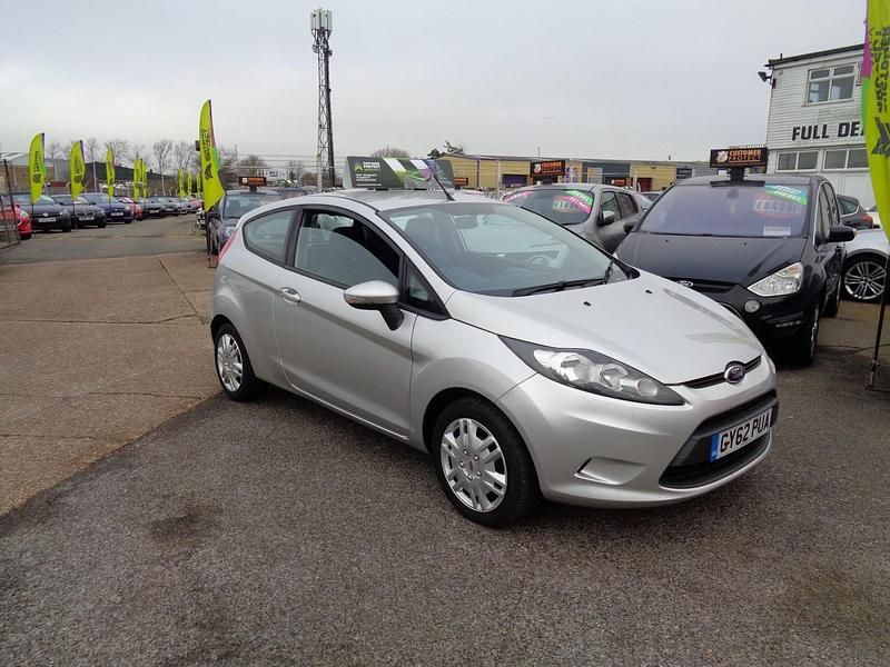 Silver Used 2012 Ford Fiesta Hatchback | £5,995 (Expensive) - Image 1/4