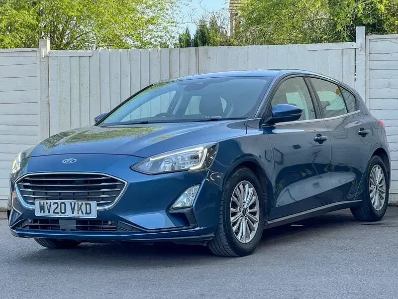 Używany Ford Focus Titanium 125 KM (91 kW) 2020 Niebieski Hatchback