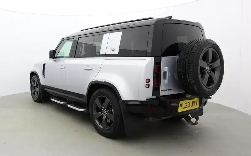 Usado Land Rover Defender HSE Dynamic 300 HP (220 kW) 2024 SUV