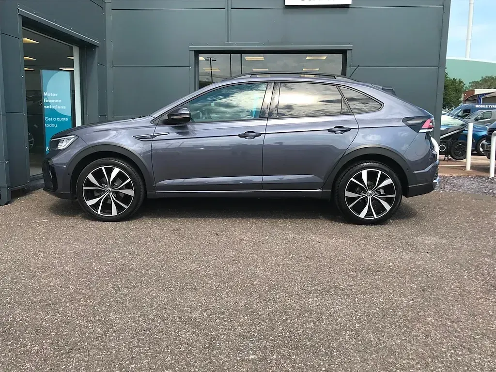 Used VW Taigo R-line 110 HP (80 kW) 2023 Grey SUV