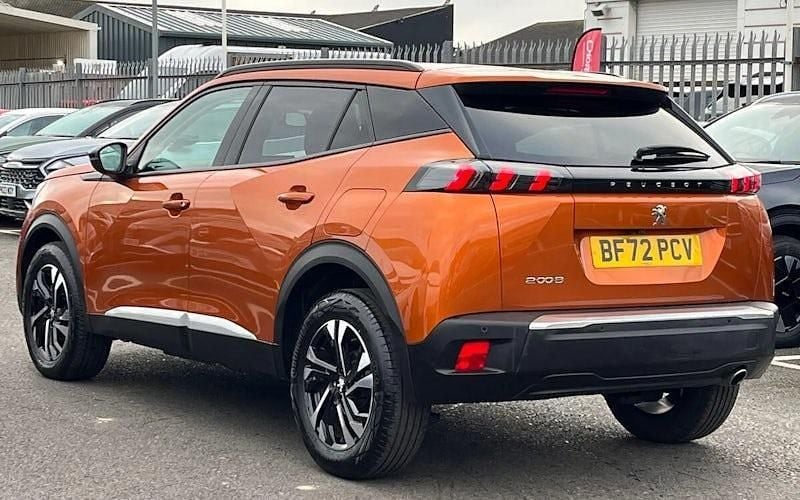 Used Peugeot 2008 Allure+ 110 HP (80 kW) 2022 Orange SUV