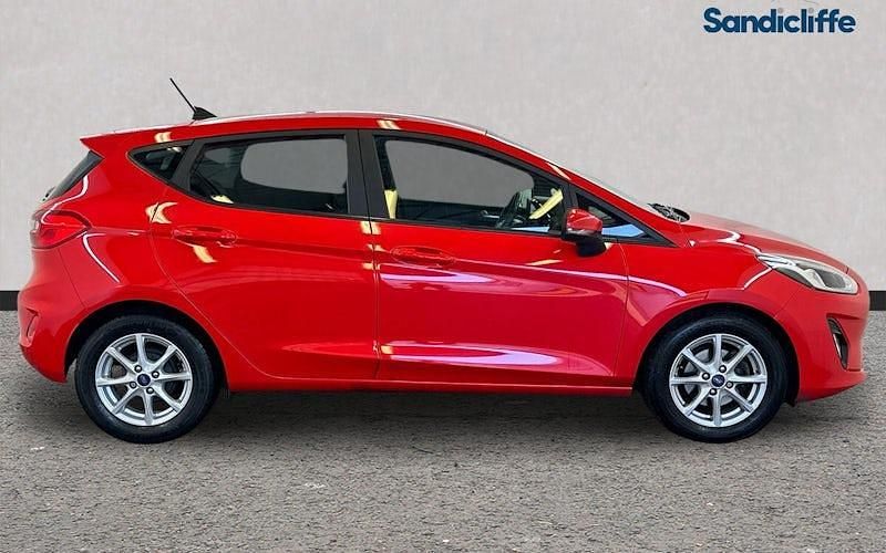 Used Ford Fiesta Zetec 101 HP (74 kW) 2019 Red Hatchback