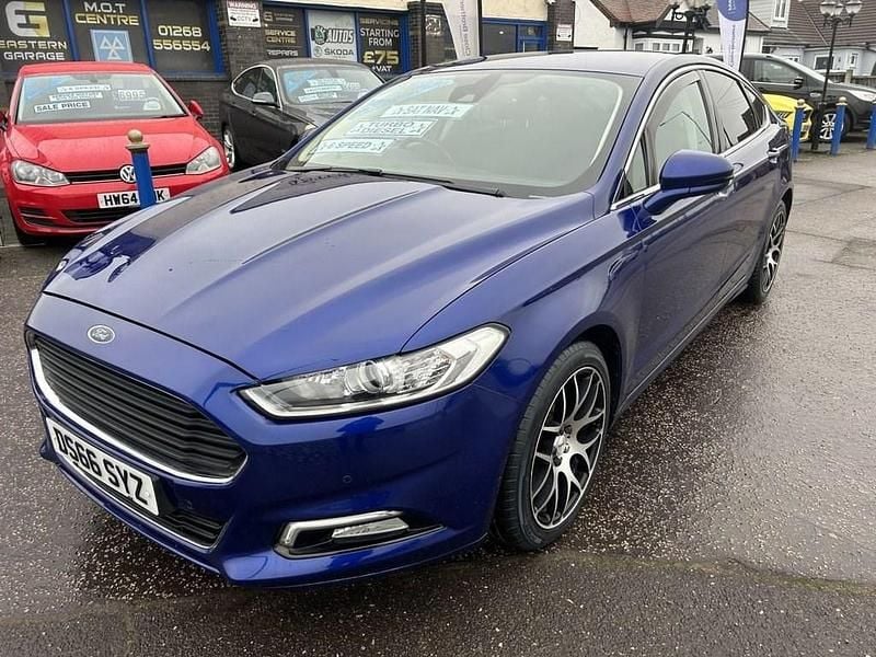 Used Ford Mondeo Titanium 150 HP (110 kW) 2016 Blue Hatchback