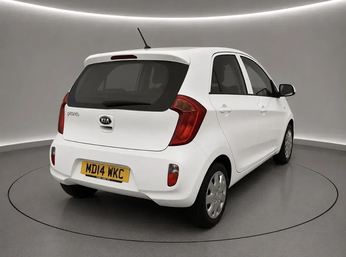 Used Kia Picanto 69 HP (50 kW) 2014 White Hatchback