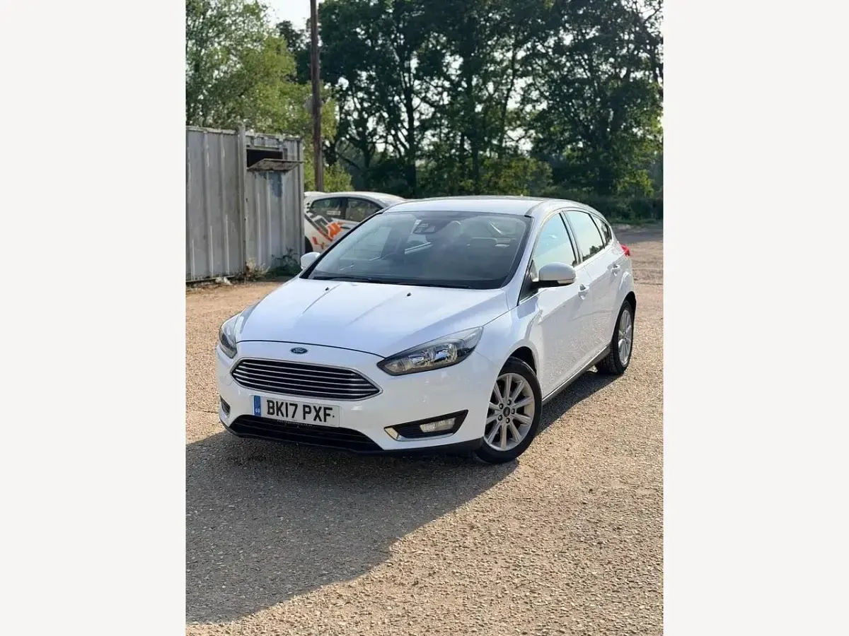 Używany Ford Focus Titanium 125 KM (91 kW) 2017 Biały Hatchback