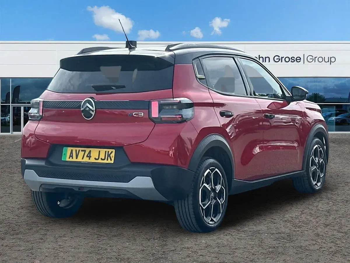 Used Citroën e-C3 83 kW (113 HP) 2024 Red Hatchback