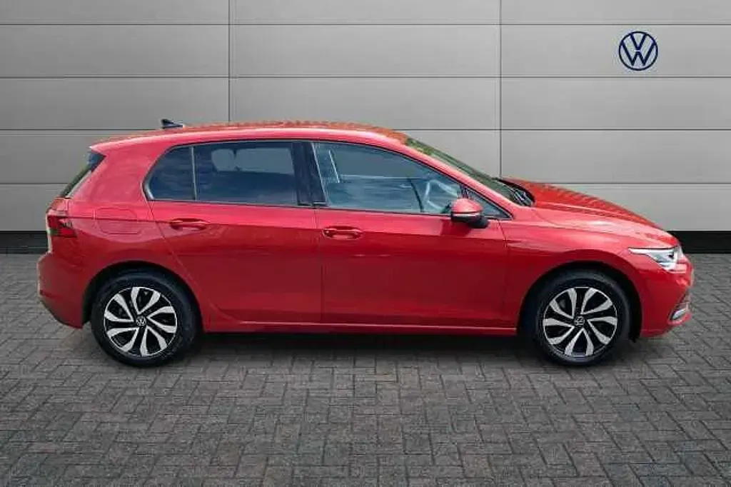 Second-hand VW Golf VIII 110 CP (80 kW) 2021