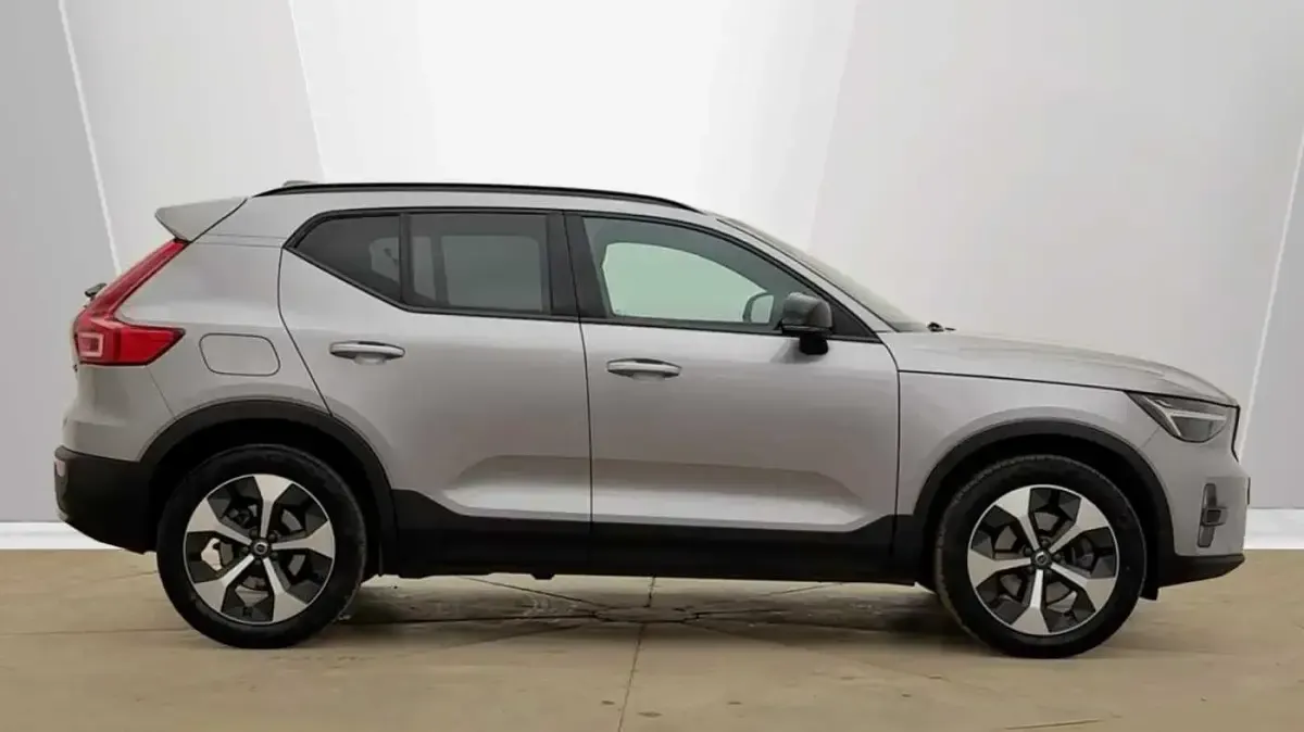 Used Volvo XC40 Plus 161 HP (118 kW) 2025 Silver SUV