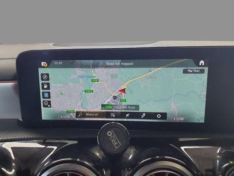 Used Mercedes CLA200 Shooting Brake AMG line 163 HP (119 kW) 2021 White Estate