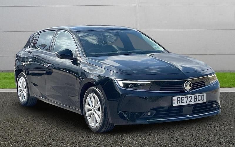 Used 2025 Vauxhall Astra Design Edition Hatchback | £15,490 (Super price) - Image 1/4