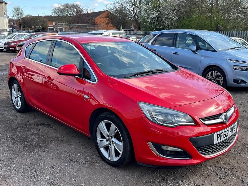 Used Vauxhall Astra SRi 2013 Red Hatchback
