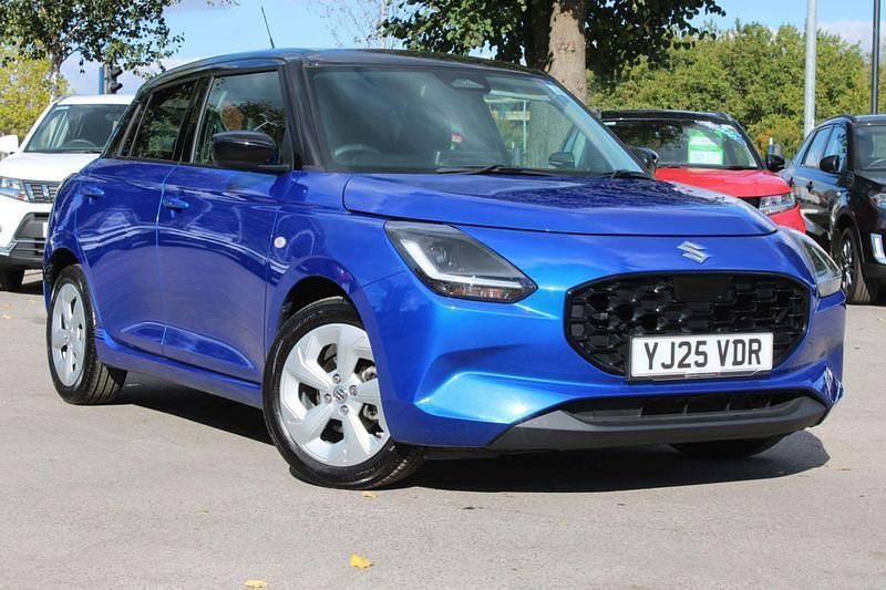 Blue Used 2025 Suzuki Swift Hatchback | £14,895 (Fair price) - Image 1/4