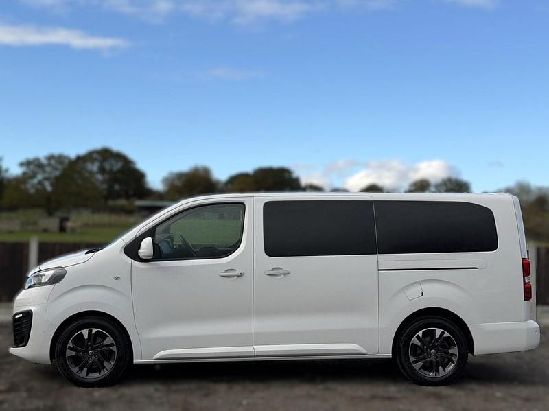 Used Vauxhall Vivaro Elite 180 HP (132 kW) 2020 White MPV