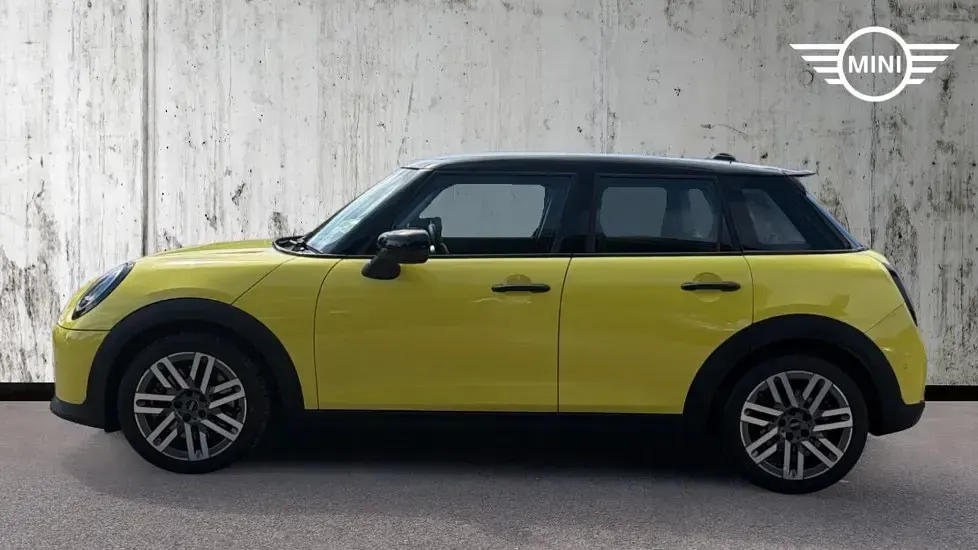 Used Mini Cooper S Hatch 204 HP (150 kW) 2024 Sunny side yellow Hatchback