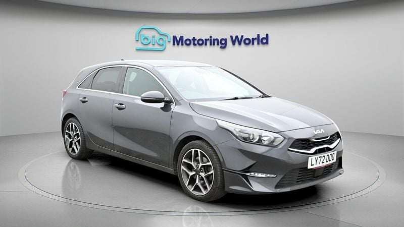 Used Kia Ceed 158 HP (116 kW) 2023 Grey Hatchback