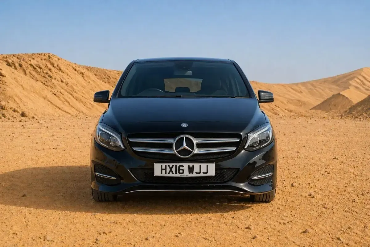 Usado Mercedes B200 Premium 136 HP (100 kW) 2016 Preto Monovolume