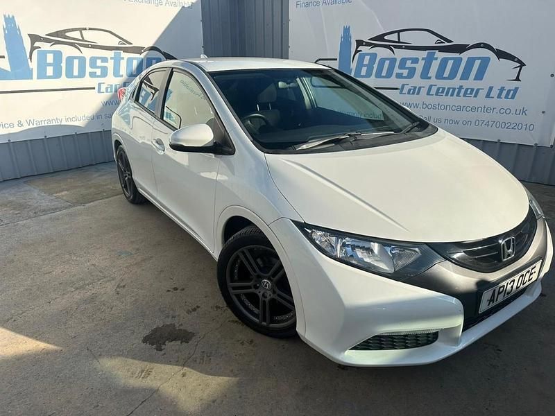 Used Honda Civic 2013 White Hatchback