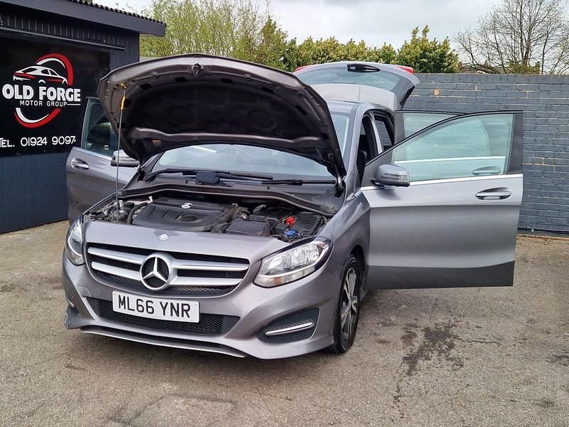 Used Mercedes B180 SE 2016 Grey MPV