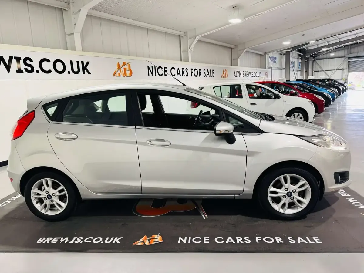 Used Ford Fiesta Zetec 2015 Silver Hatchback