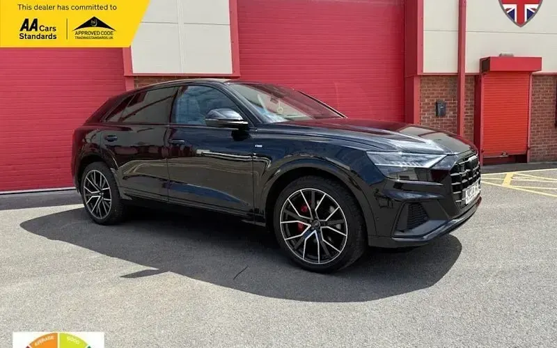 Usado Audi Q8 Design 286 HP (210 kW) 2023 SUV