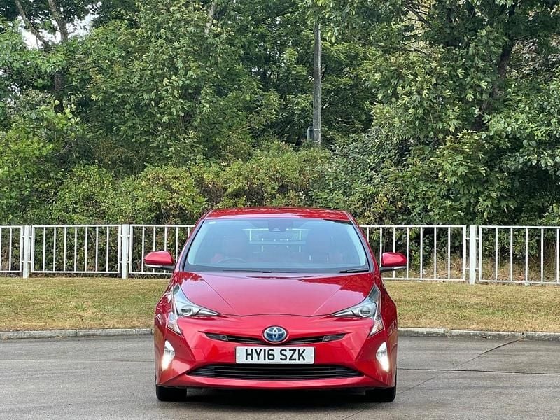 Used Toyota Prius Business Edition 2016 Red Hatchback