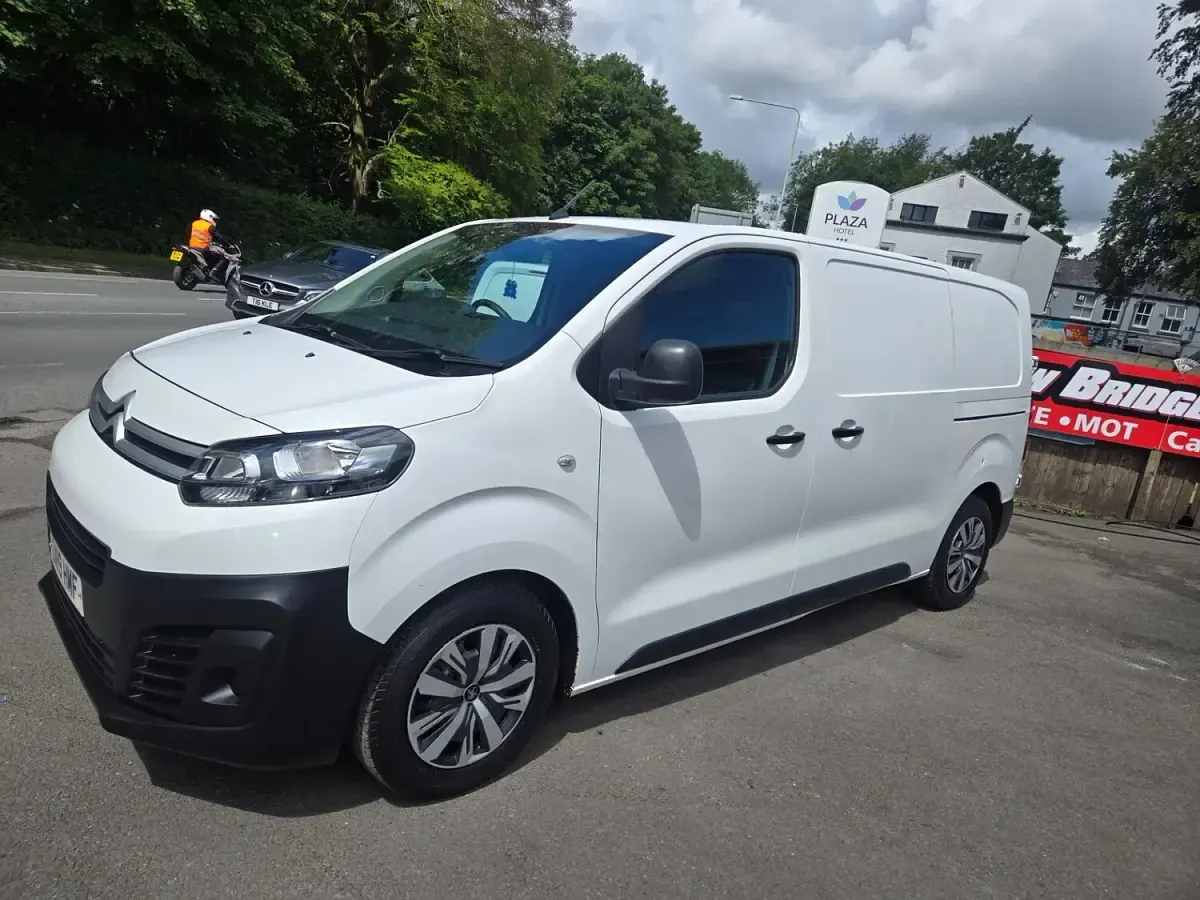 Used Citroën Dispatch 2019 White MPV