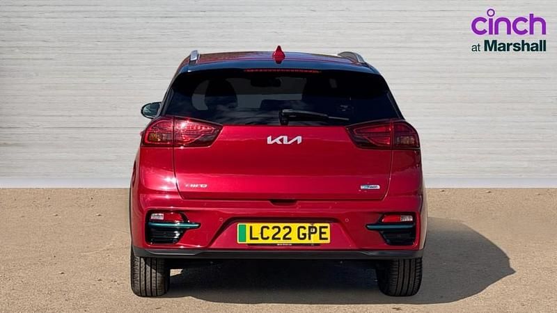 Usado Kia e-Niro 147 kW (201 HP) 2022 Vermelho SUV