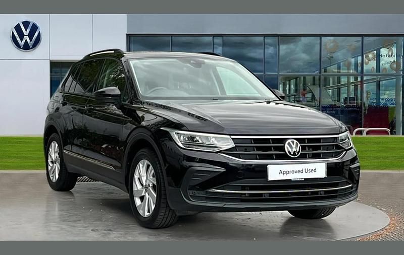 Used VW Tiguan Life 150 HP (110 kW) 2021 Deep black pearl SUV