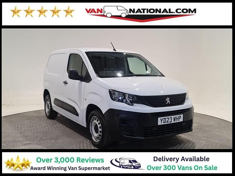 Used Peugeot Partner Premium 100 HP (73 kW) 2023 White MPV