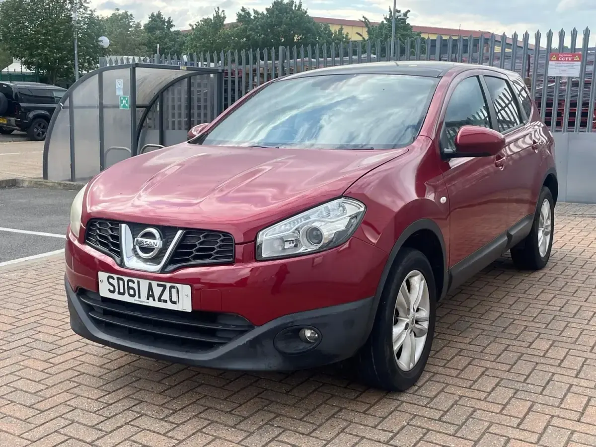 Gebraucht Nissan Qashqai +2 Acenta 117 PS (86 kW) 2011 Rot SUV