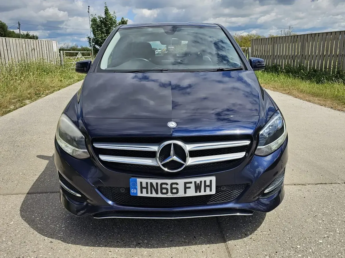 Used Mercedes B220 Executive 177 HP (130 kW) 2016 Blue Hatchback