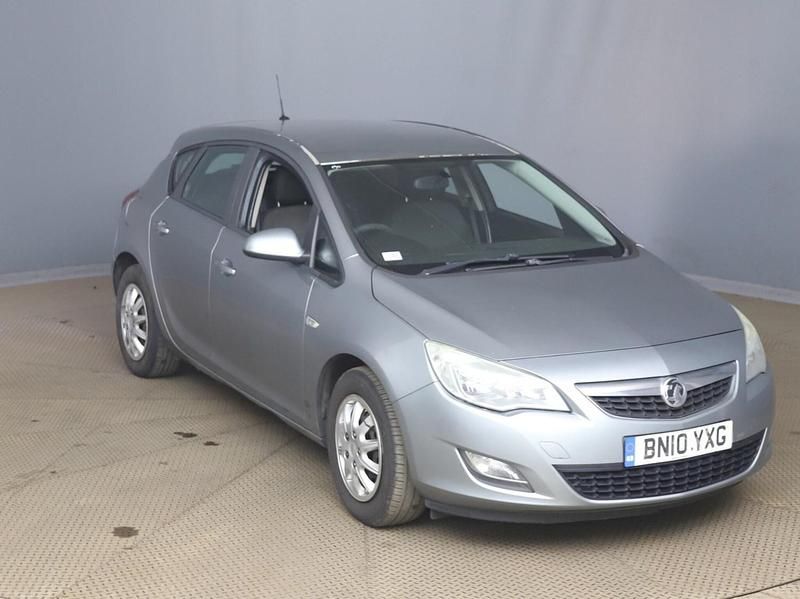 Used Vauxhall Astra 2010 Silver Hatchback
