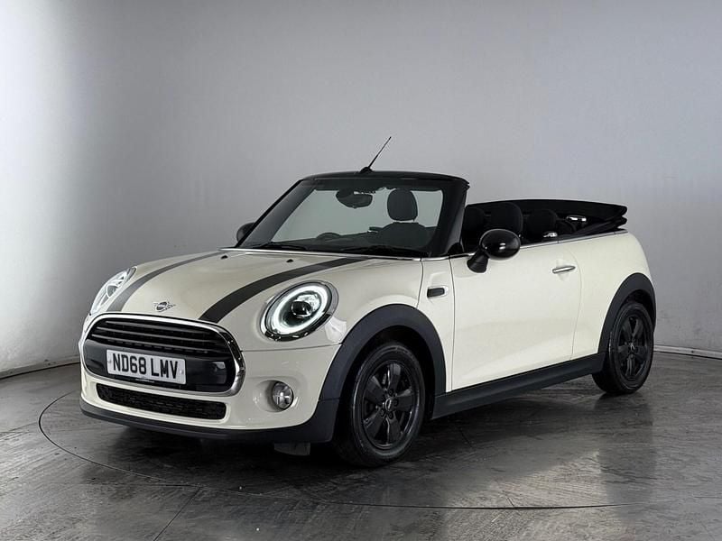 Used Mini Cooper Cabriolet 136 HP (100 kW) 2018 White Cabriolet