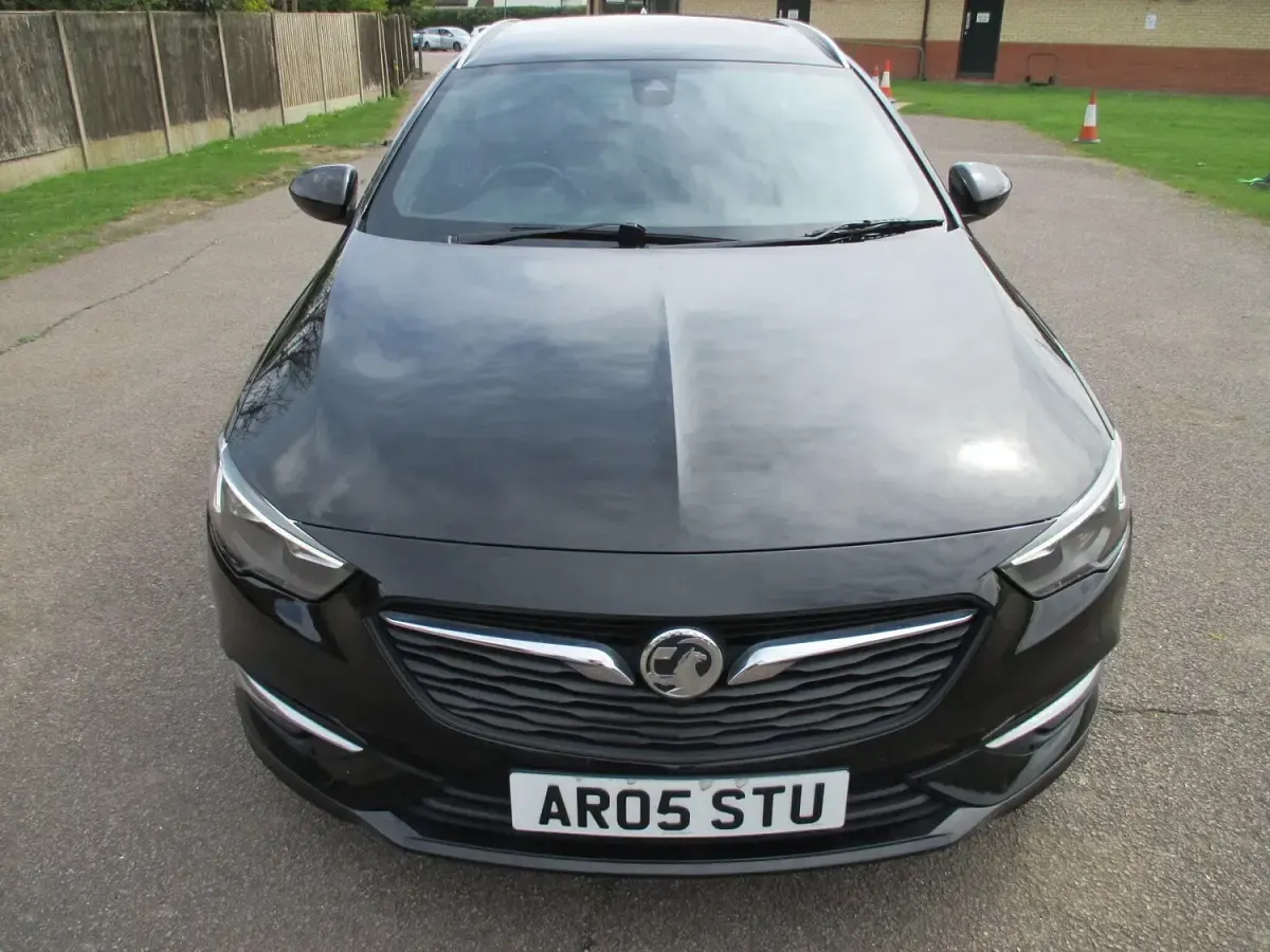 Used Vauxhall Insignia SRi 165 HP (121 kW) 2018 Black Estate