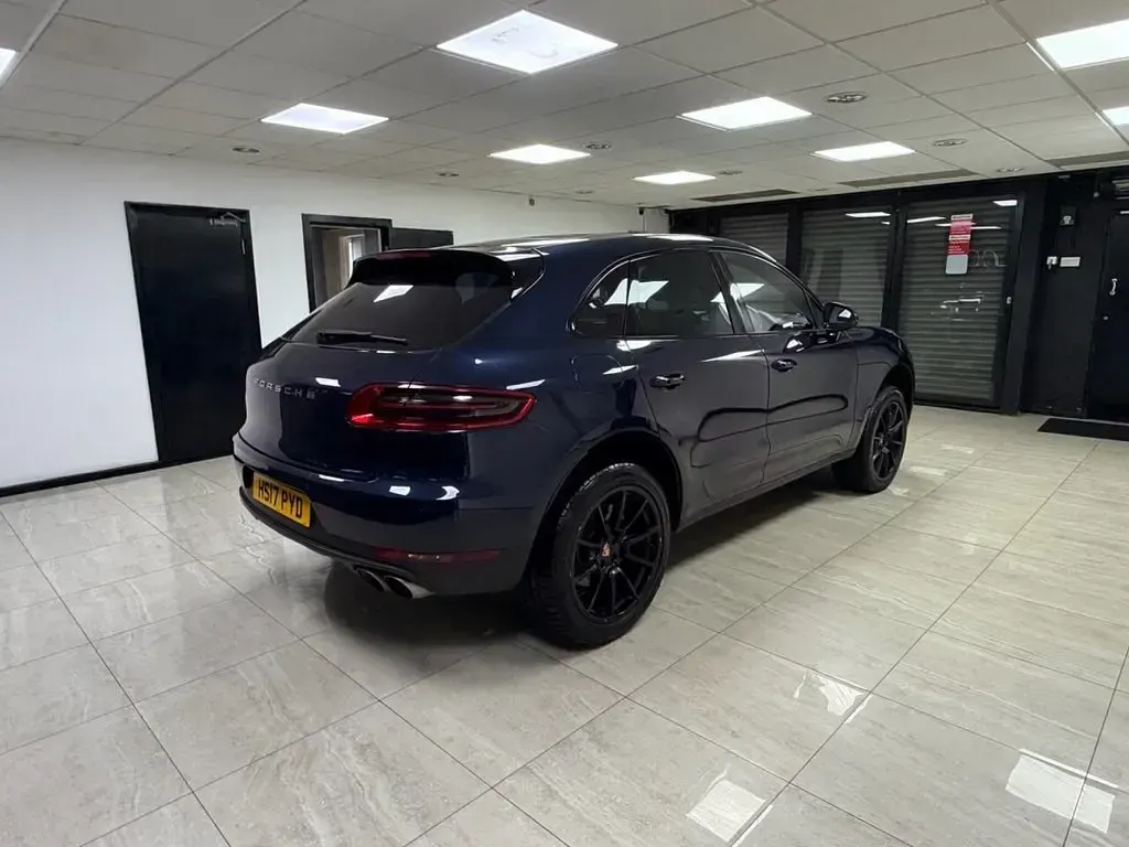 Used Porsche Macan 340 HP (250 kW) 2017 Blue SUV